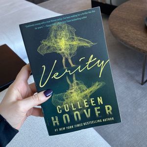 Verity by Colleen Hoover